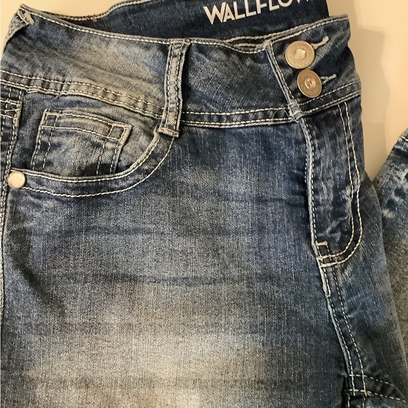 Wallflower The Luscious Curvy Fit Blue Boot Cut Jeans Size 9 Preloved - Picture 4 of 6
